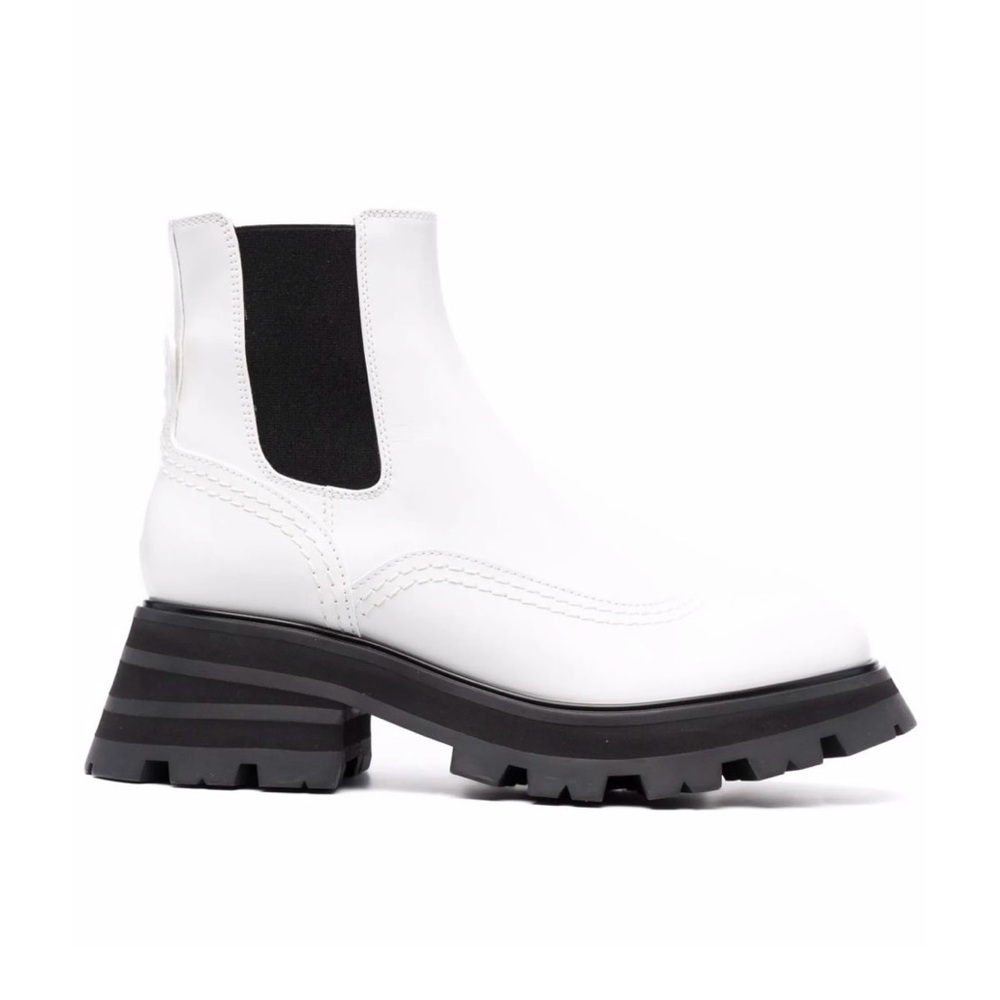 Alexander McQueen White and Black Wander Ridged-Style Leather Boots